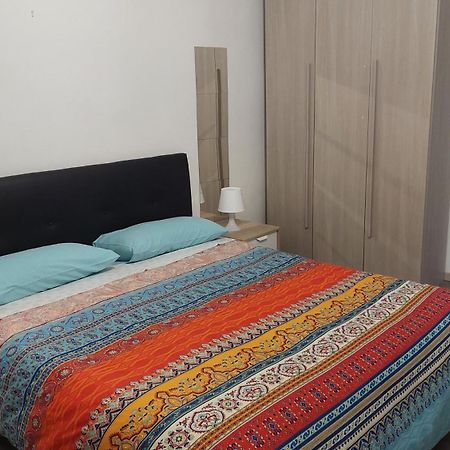 Affitti Brevi Ferrera Monolocale Ferrera 20 Minuti Da Rho Fiera E San Siro Apartman Bareggio Kültér fotó