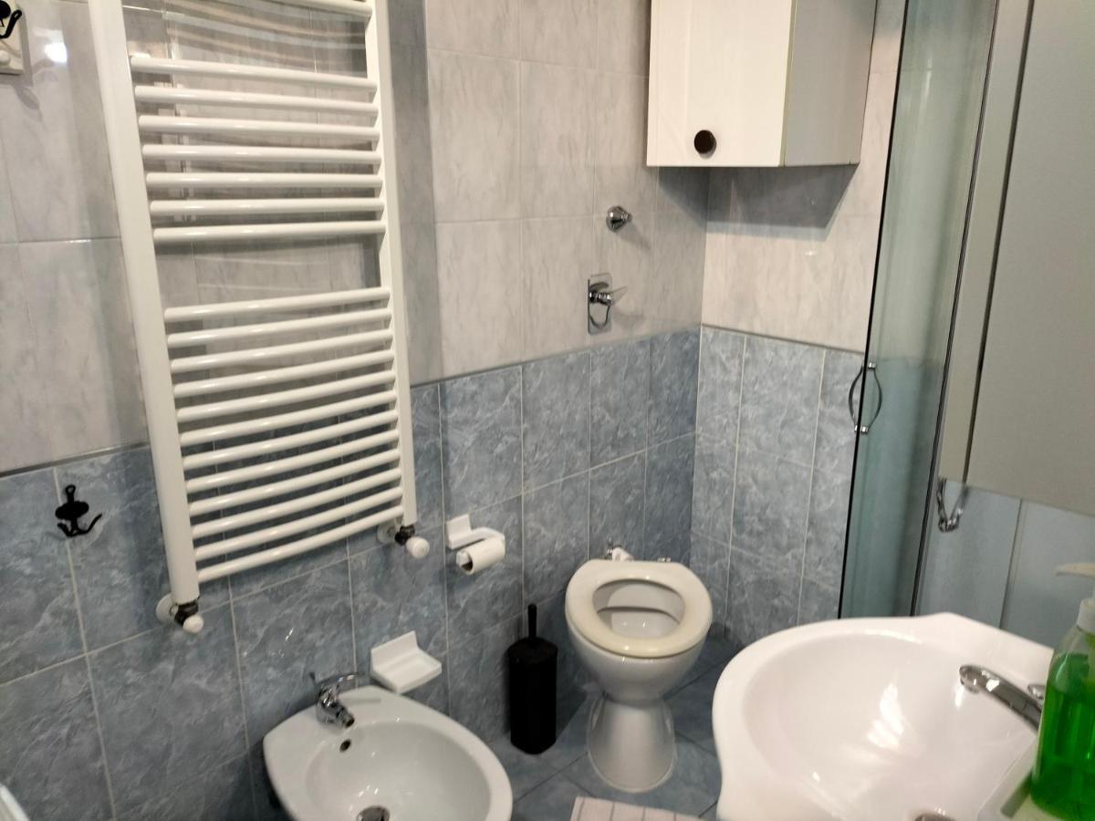 Affitti Brevi Ferrera Monolocale Ferrera 20 Minuti Da Rho Fiera E San Siro Apartman Bareggio Kültér fotó