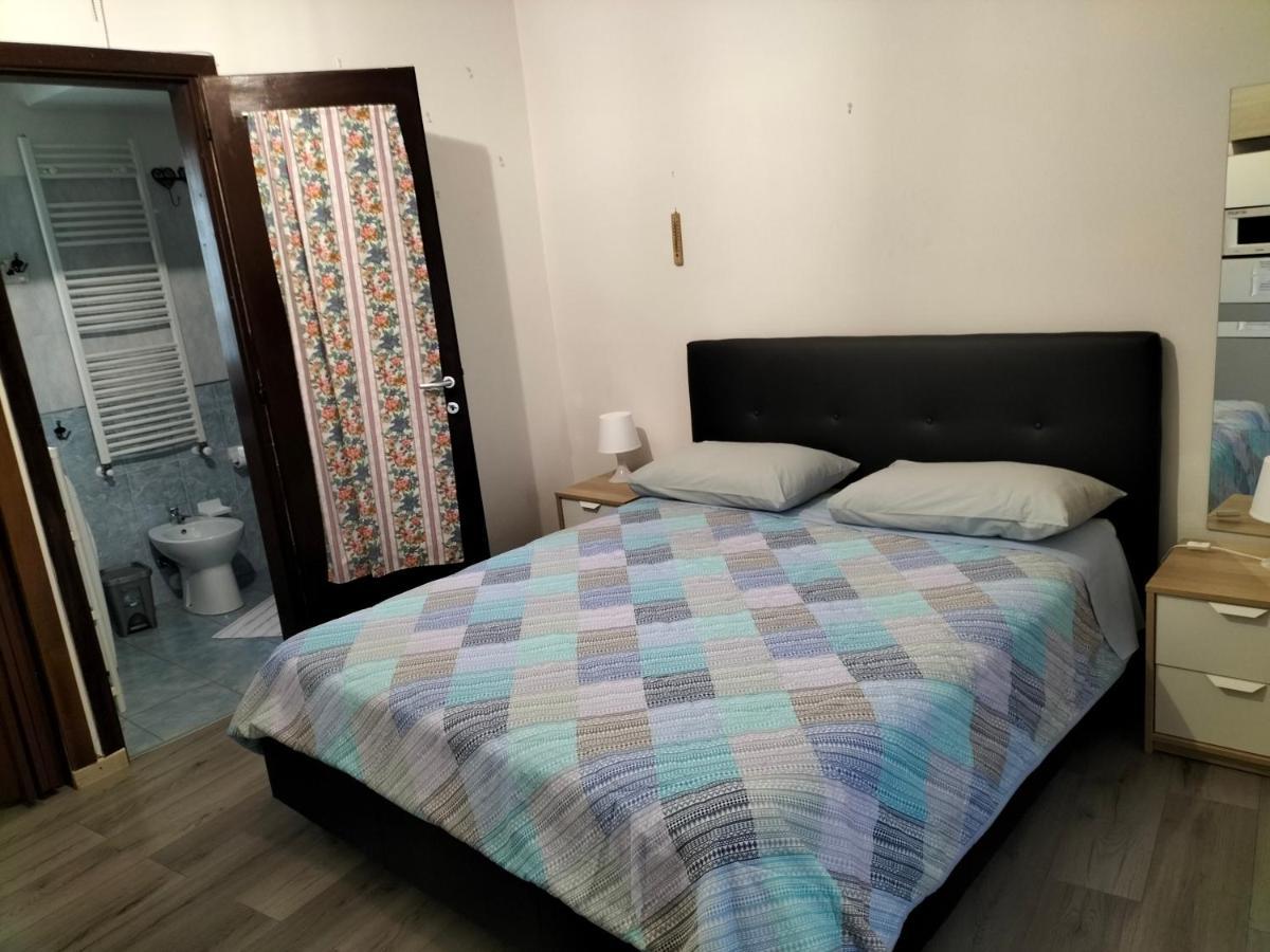Affitti Brevi Ferrera Monolocale Ferrera 20 Minuti Da Rho Fiera E San Siro Apartman Bareggio Kültér fotó