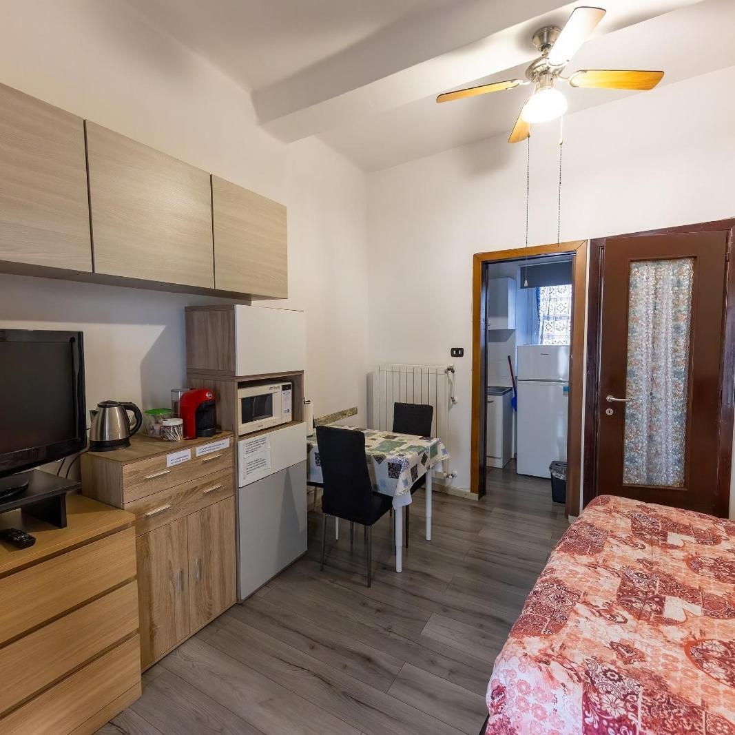 Affitti Brevi Ferrera Monolocale Ferrera 20 Minuti Da Rho Fiera E San Siro Apartman Bareggio Kültér fotó